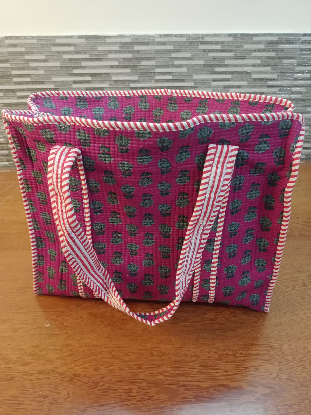👜 Premium Quilted Tote Bag – Stylish Pink Everyday Carry (18x18 Inch)