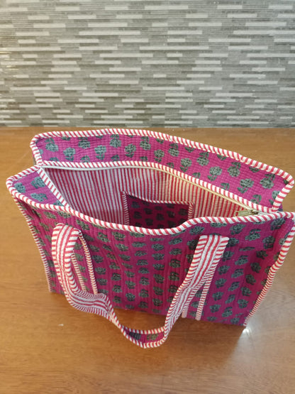 👜 Premium Quilted Tote Bag – Stylish Pink Everyday Carry (18x18 Inch)