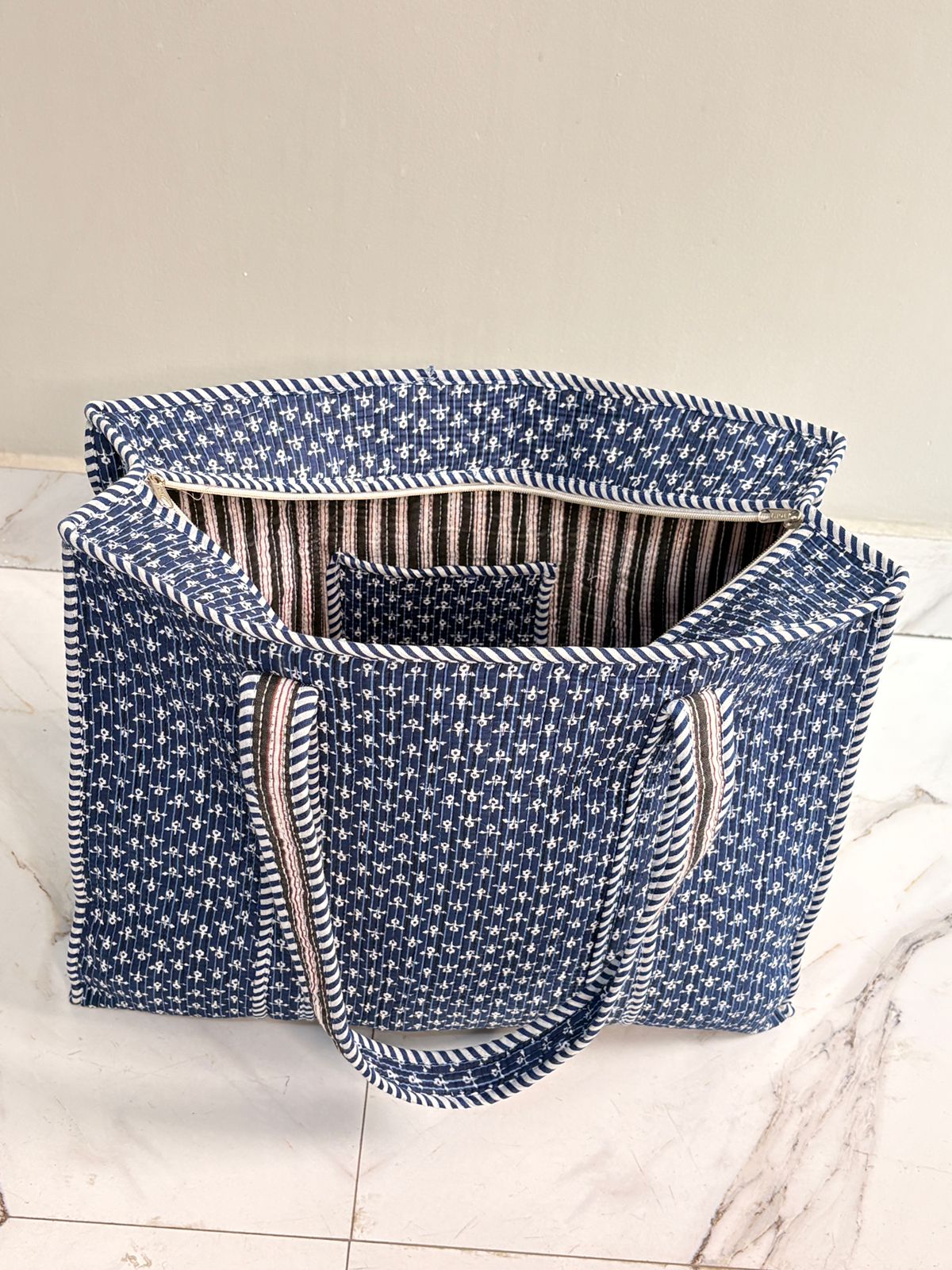 👜 Premium Quilted Tote Bag – Blue Printed Everyday Essential (18x18 Inch)
